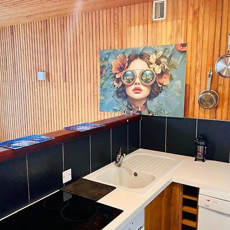 Apartment Bright For 6 People In